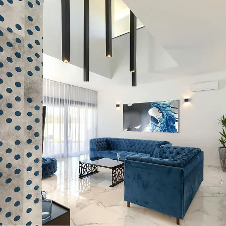 Dots N' Stripes By Interhome * 法扎纳