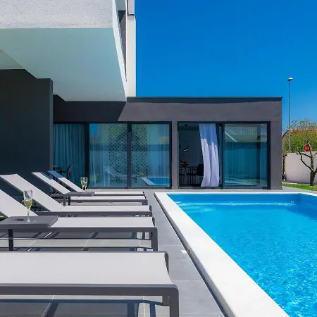 Dots N' Stripes By Interhome 别墅 *