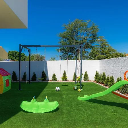 别墅 Dots N' Stripes By Interhome *