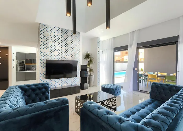 Dots N' Stripes By Interhome *