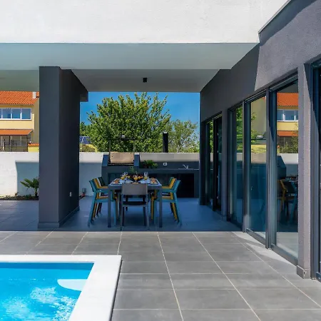 Dots N' Stripes By Interhome Willa