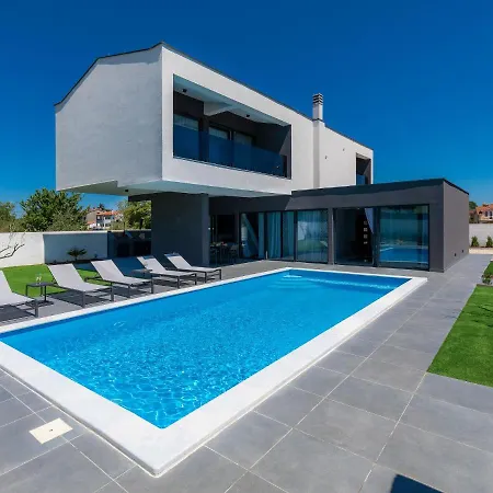 Dots N' Stripes By Interhome Villa *