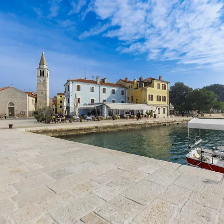 Dots N' Stripes By Interhome Willa