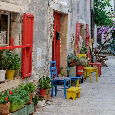 Willa Dots N' Stripes By Interhome